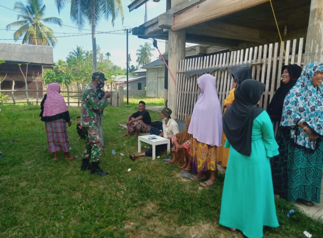 Babinsa Sosialisasikan Prokes ke Masyarakat