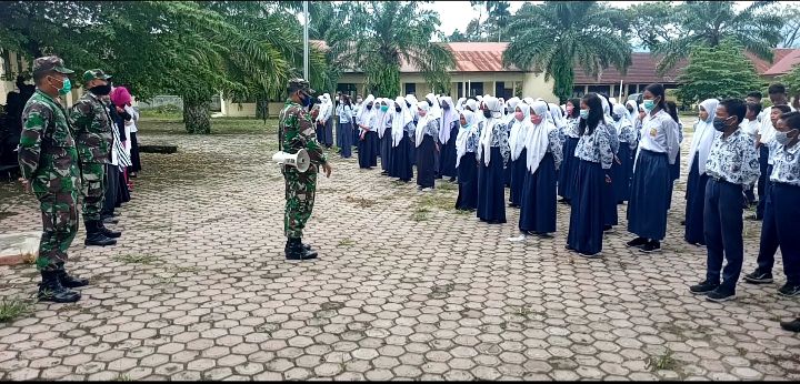 Babinsa Agara Sosialisasikan Bahaya Narkoba Pada Tingkat Sekolah SMP