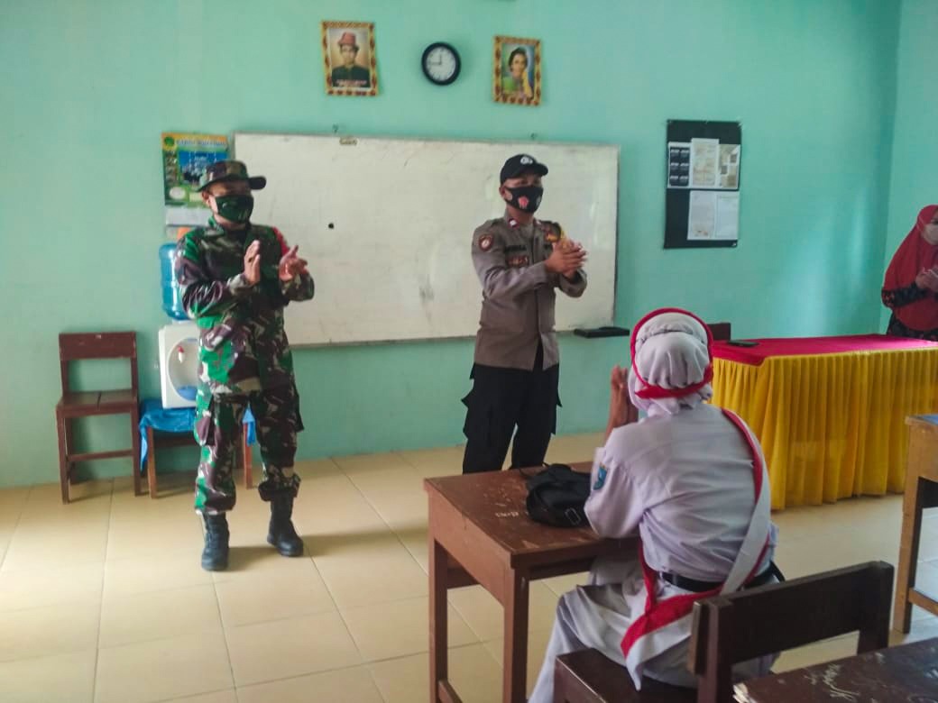 Para Pelajar SMP Diberikan Edukasi Pencegahan Covid-19 Oleh Duo Babin Rantau Seulamat