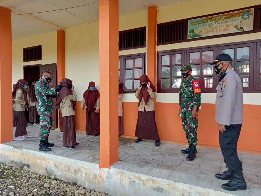 Putus Mata Rantai Penyebaran Covid-19, Posramil 05/Tangan-tangan Tersus Mengadakan Sosialisasi