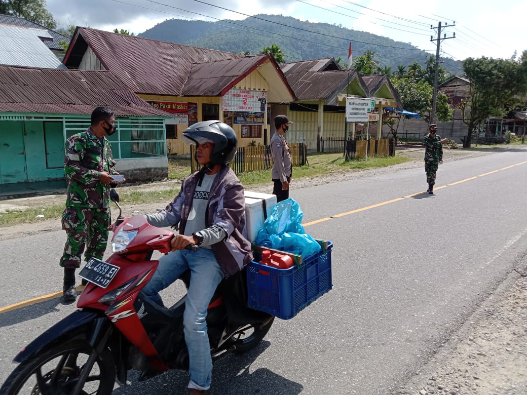 Gugah Kesadaran Masyarakat Pada Saat Beraktivitas Diluar Rumah Koramil 03/Jeumpa Gelar Sosialisasi