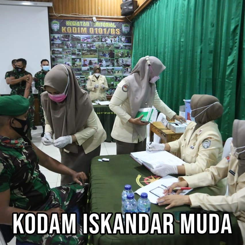 TNI AD Laksanakan Vaksinasi Serentak