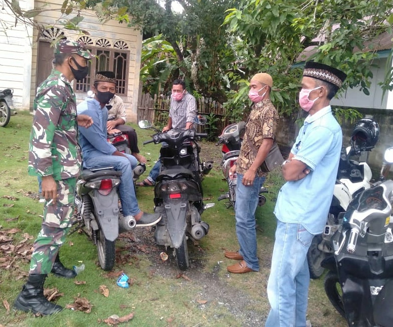 Babinsa Berperan Aktif Laksanakan Komsos dalam pencegahan Covid -19