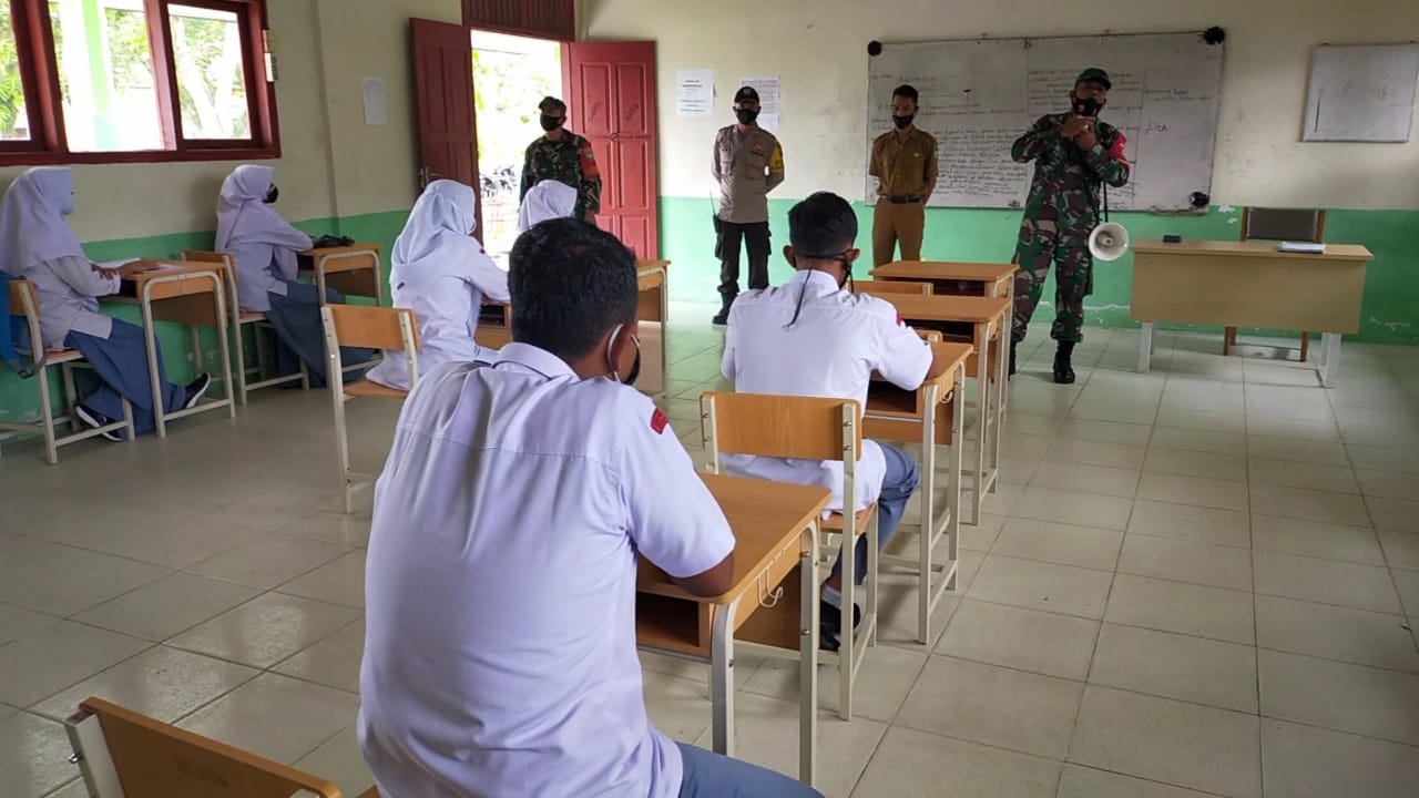 Pastikan Siswa-Siswi Taat Protkes, Posramil 08/Setia Sambangi Sekolahan