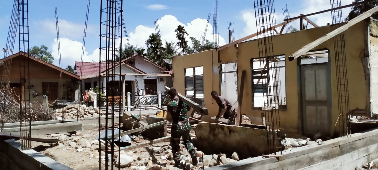 Bantu Warga Desa Dalam Pembangunan Dayah Al Mu’min