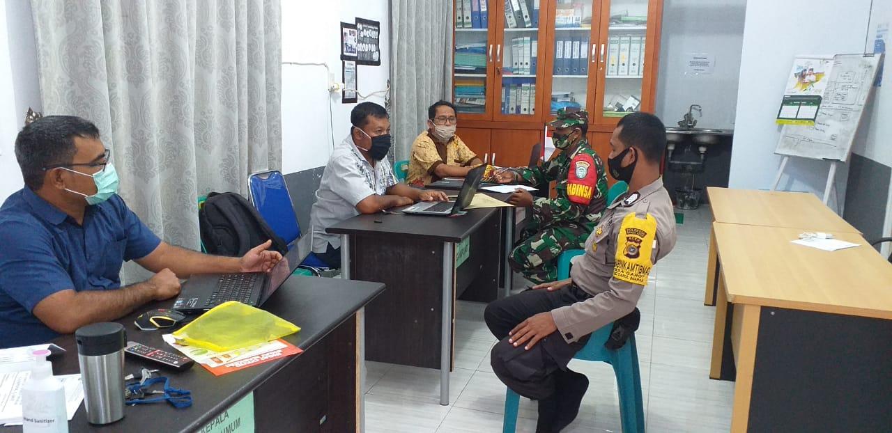Babinsa dan Bhabinkamtibmas Komsos Bersama Mitra Kerja Di Wilayah Binaan.
