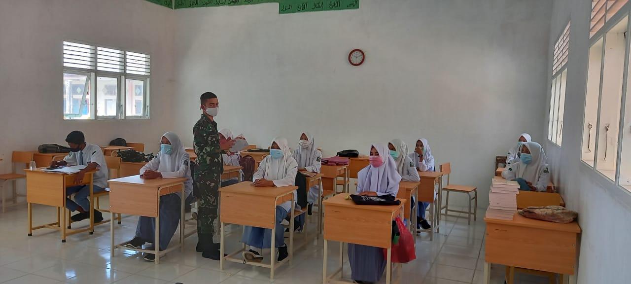 Babinsa Serda Ahmad Ariza Al Azis Damanik, Beri Wasabang di Sekolah