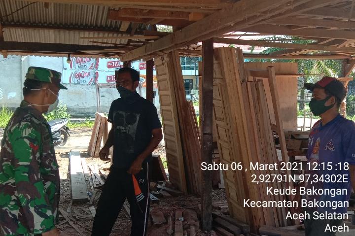 Interaksi Dengan Warga Desa Binaan, Koptu Mendrofa Sampaikan Pesan Kesehatan