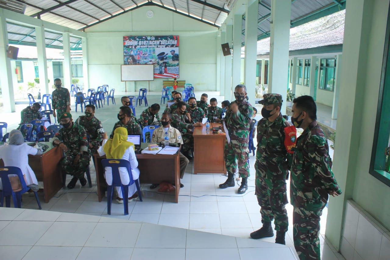 Sukseskan Vaksinasi, Prajurit Kodim Aceh Selatan Kembali Terima Vaksin Dosis Pertama