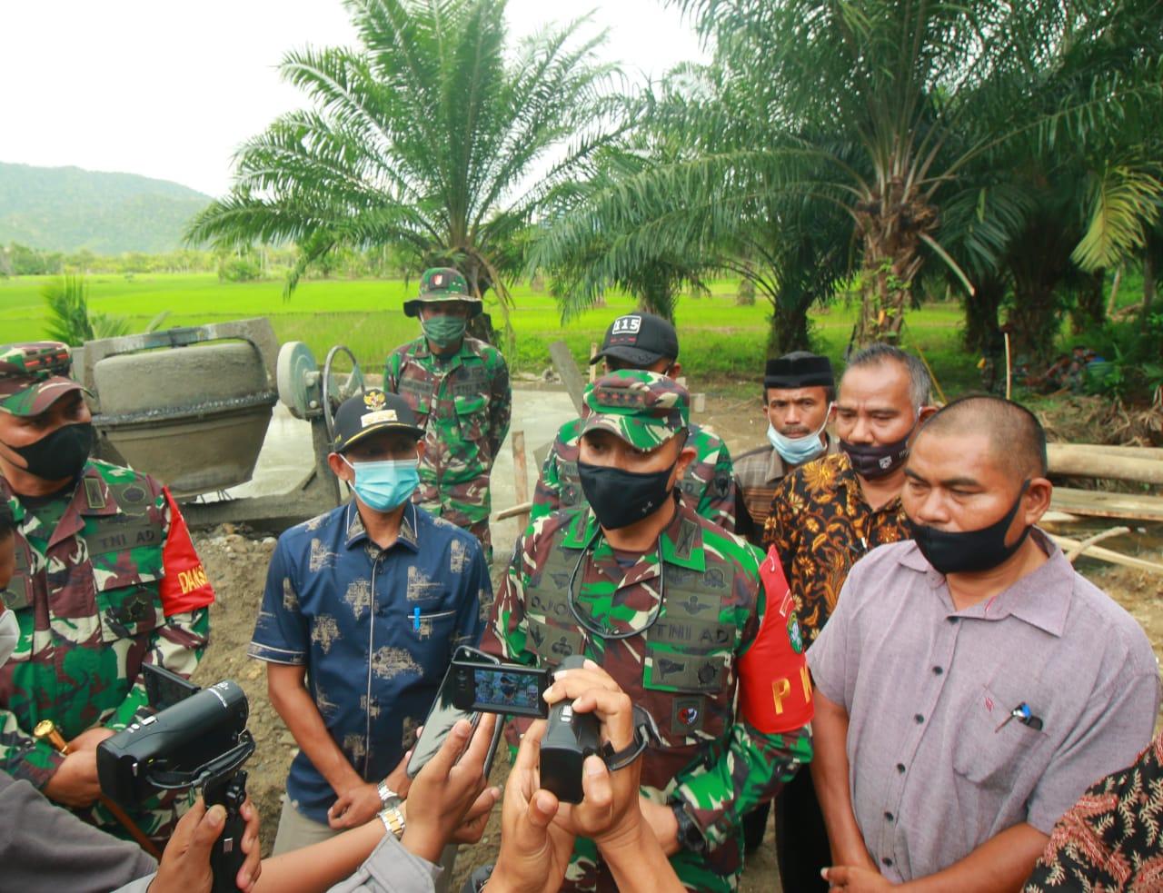 Dansatgas Dampingi Danrem 012/TU Tinjau Lokasi TMMD 110 Kodim 0107/Aceh Selatan