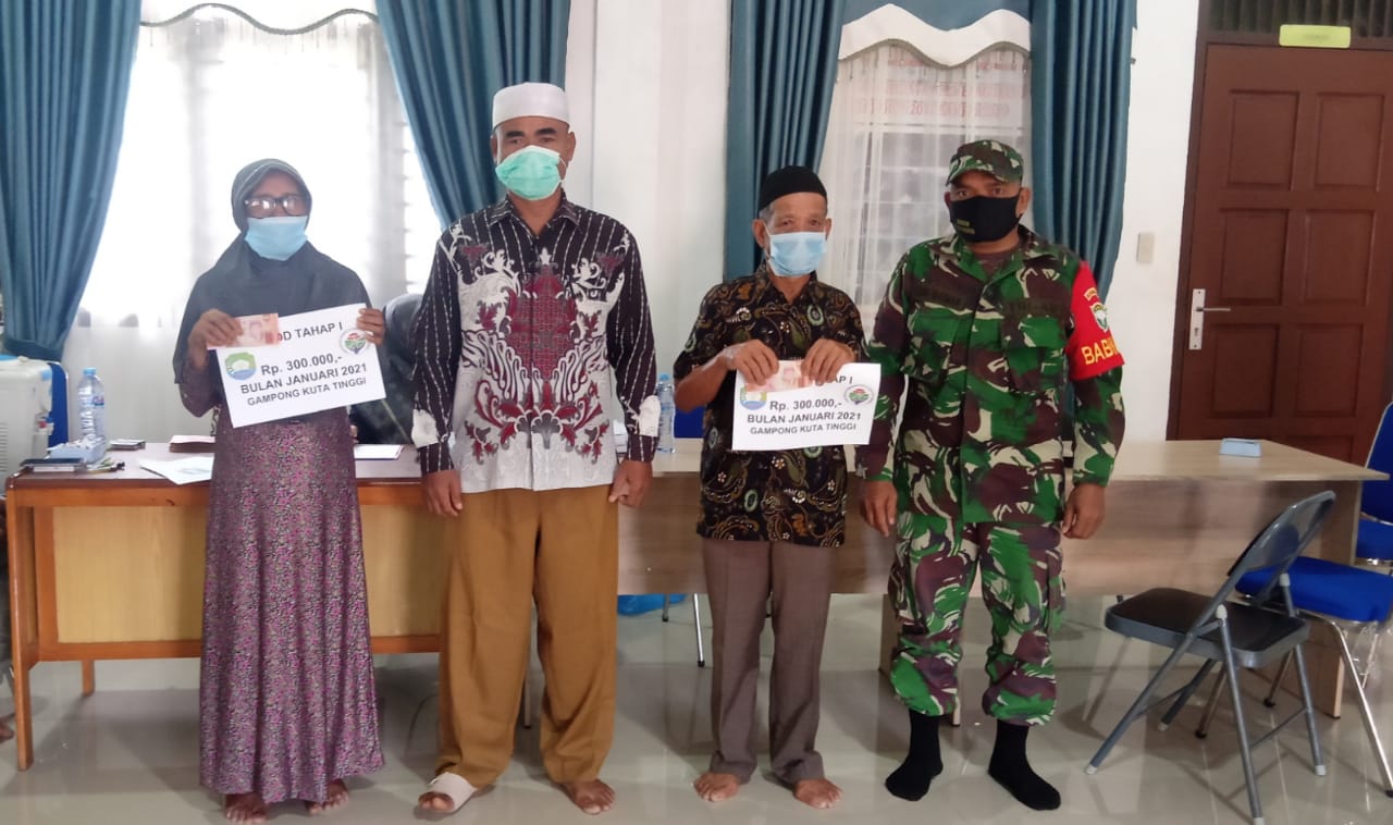 Pendampingan Terus Dilakukan Oleh Babinsa Berbagai Hal, Termasuk Pendampingan Pembagian BLT