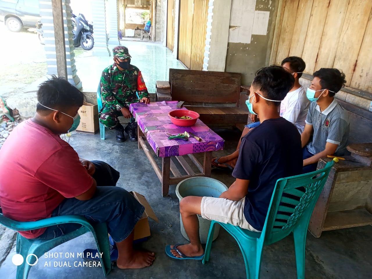 Wujud kedekatan Babinsa dengan warga di desa binaan