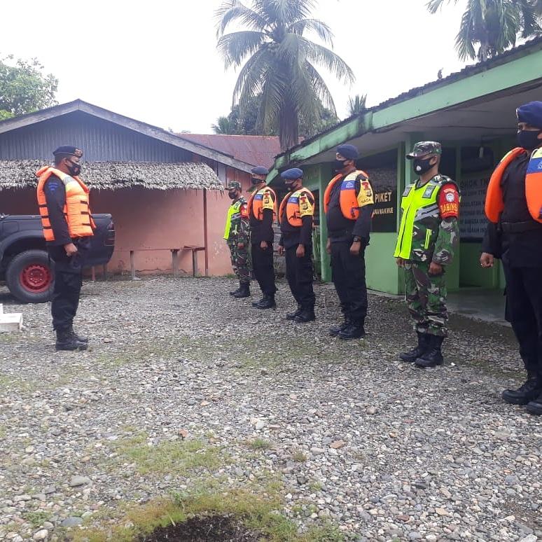 TNI -POLRI LAKSANAKAN APEL GABUNGAN DALAM RANGKA HARI RAYA PASKAH 2021