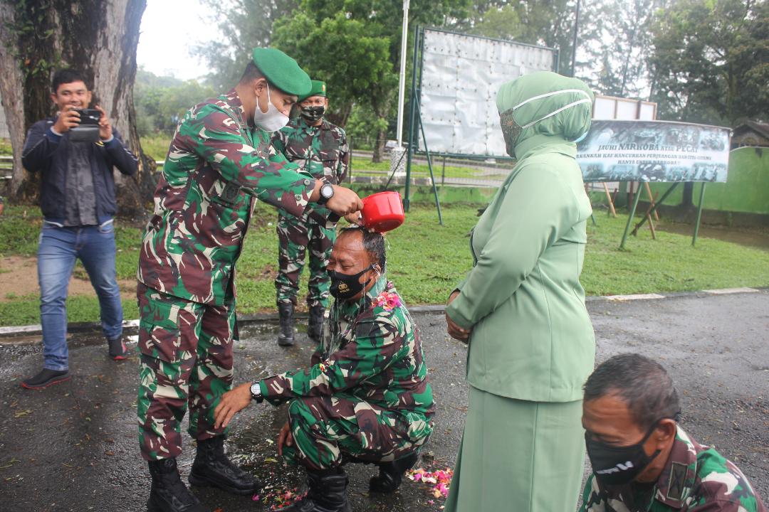 36 Personel Kodim Aceh Jaya Menerima Kenaikan Pangkat