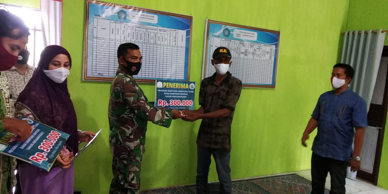 Babinsa Koramil 03/Rts Dampingi Penyaluran Blt DD Tahap I TA.2021