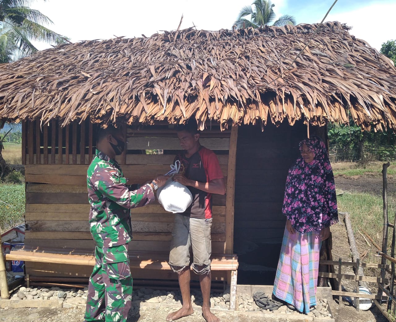 Dewan Mesjid Al-Fitrah Kodim Abdya Salurkan Zakat Fitrah