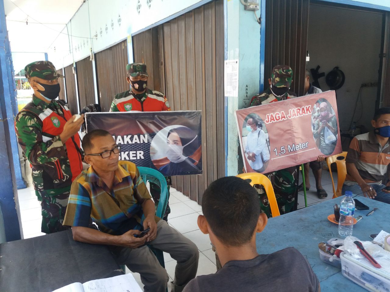Tak Rasa Bosan, Petugas PPKM Terus Edukasi Masyarakat