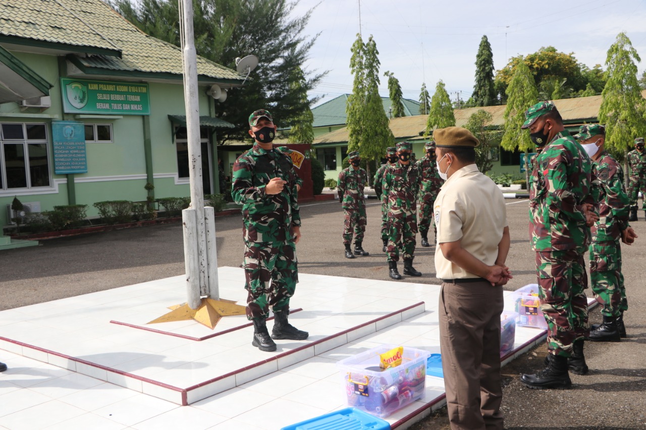 Jelang Hari Raya Idul Fitri, Dandim Aceh Timur Berikan Bingkisan Kepada Prajurit dan PNS