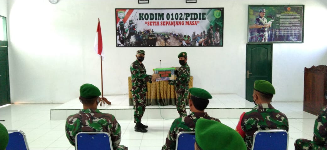 Serahkan Bingkisan Lebaran Dari Kasad, Ini Yang Dikatakan Dandim