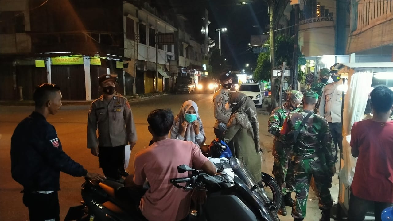 Kembali TNI-POLRI Dan Tim Gabungan Instansi, Turun Kelapangan Sosialisasi Protkes