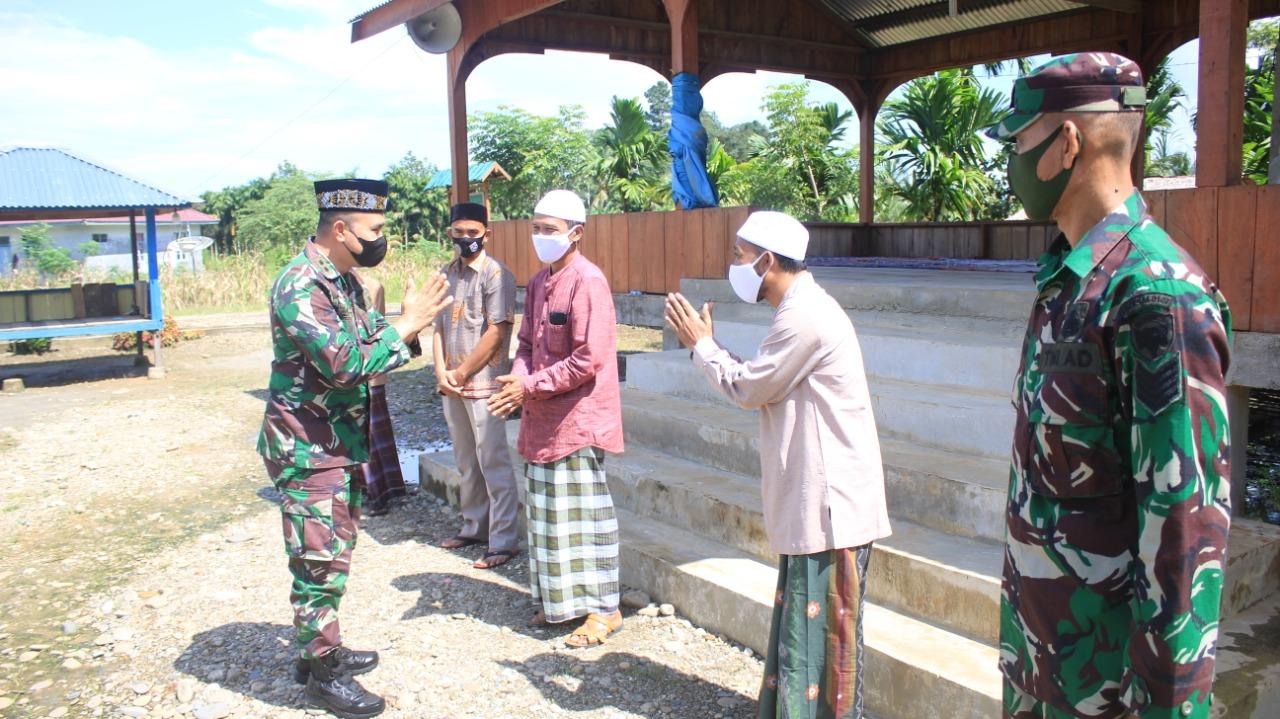 Silaturrahmi ke Ponpes, Dandim Aceh Selatan Beri Bantuan Sembako