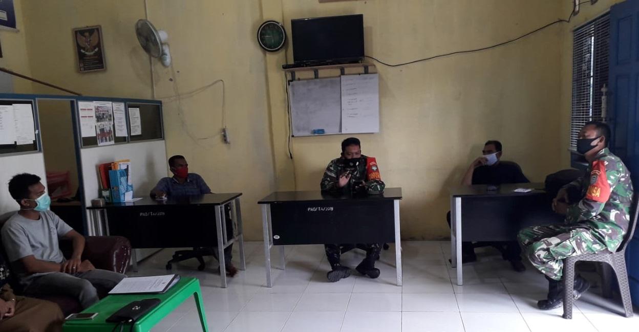 Danposramil dan Babinsa Laksanakan Komsos dengan Perangkat Desa serta Masyarakat