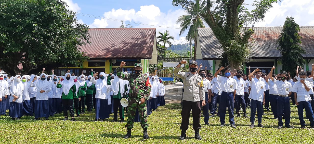 Babinsa Gencarkan Sosialisasi Protkes Ke Sekolah-Sekolah