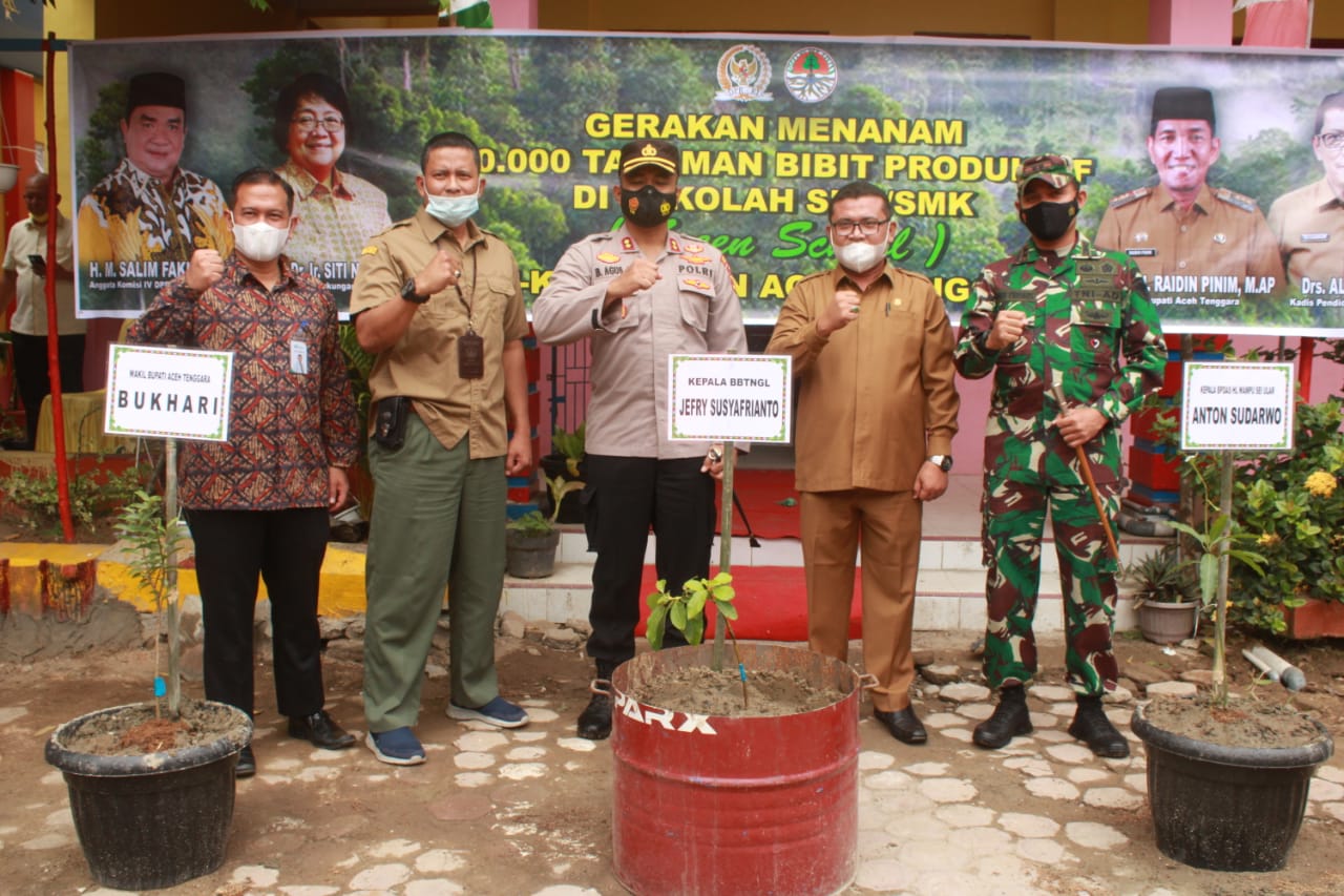 Dandim Agara, Ikuti Gerakan Menanam 10.000 Tanaman Bibit Produktif