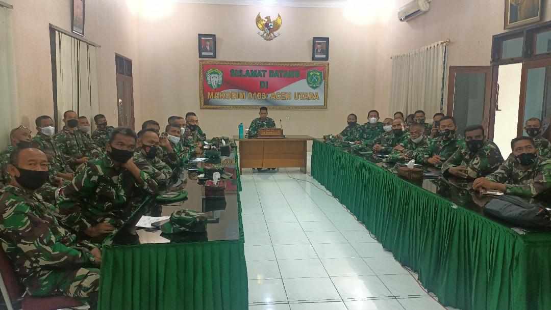 Pimpin Rapat Evaluasi ini Pesan Dandim 0103/Aceh Utara Kepada Para Perwira Staf dan Danramil Jajaran.