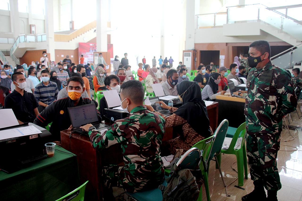 Kasdim 0101/BS Tinjau Pelaksanaan Vaksinasi di BACH