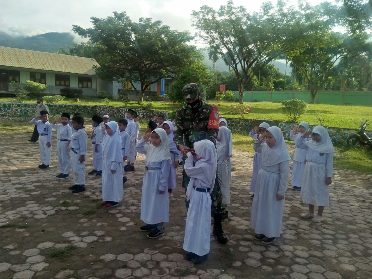 Bentuk Jiwa Karakter Pelajar Yang Produktif, Babinsa Ajar PBB