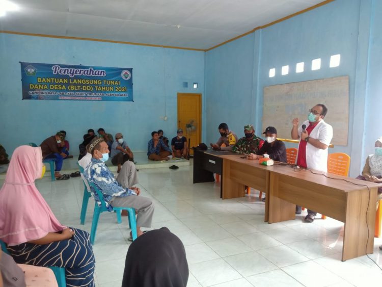 Babinsa, Bhabinkamtibmas Kluet Timur Bersama Petugas Kesehatan Sosialisasikan Tentang Vaksin Kepada Masyarakat