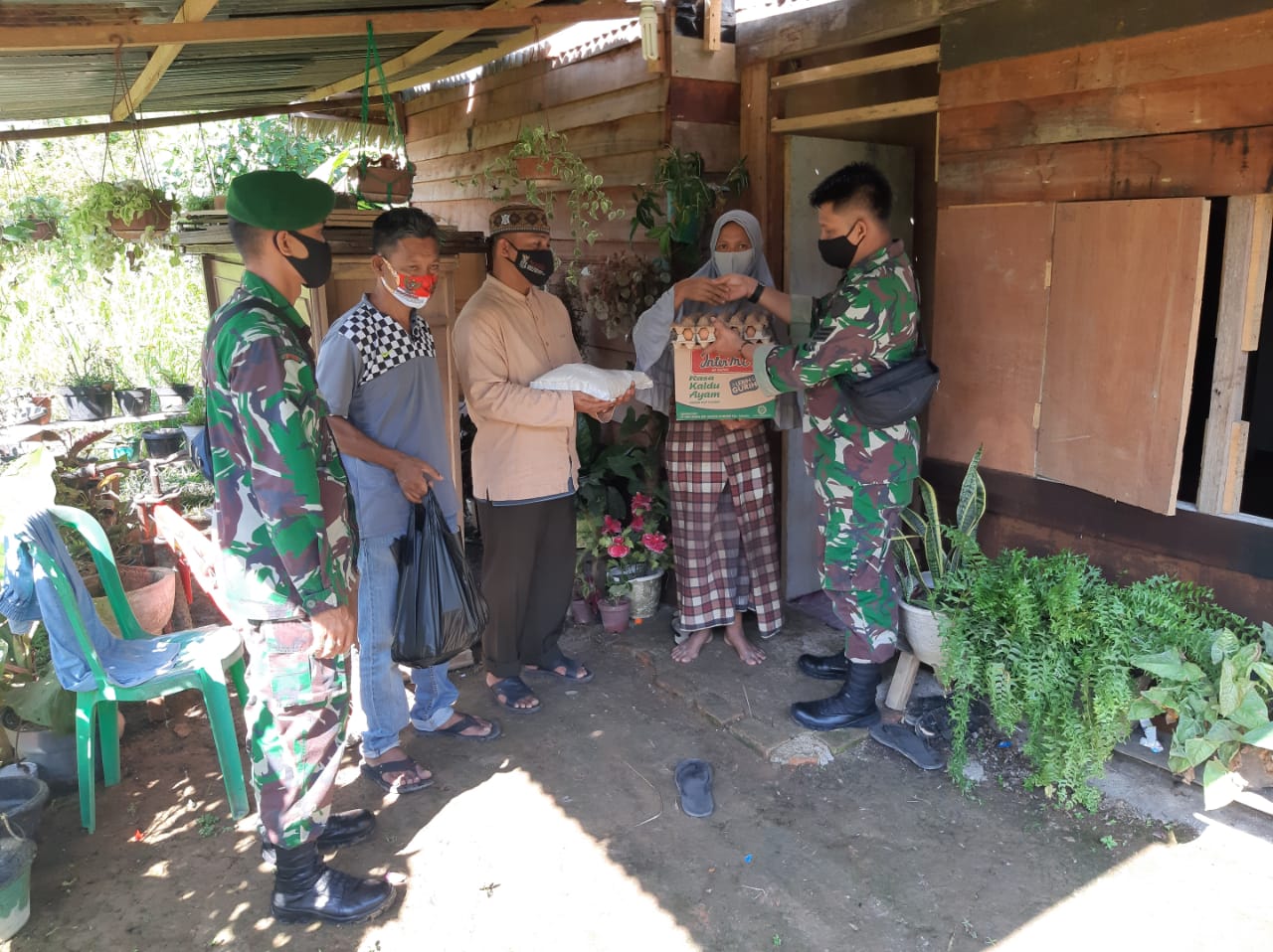 Program Jum’at Berkah Kodim 0104/Atim Sasar Kaum Duafa