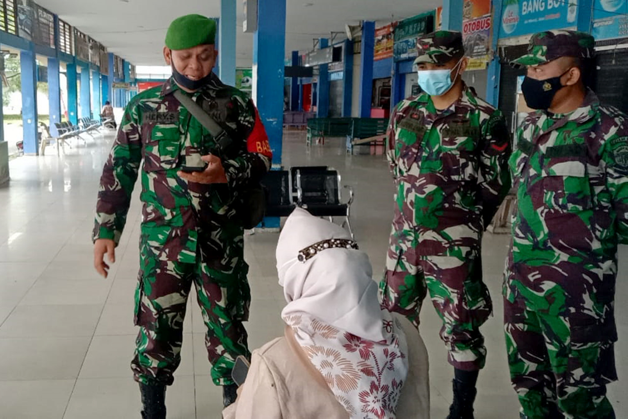 Tim Satgas Covid 19 Laksanakan Operasi Gabungan PPKM Mikro di Terminal Bus Batoh