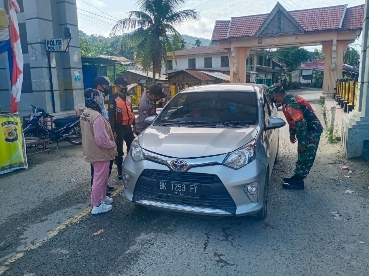 Perbatasan Terus Dijaga Oleh Petugas PPKM