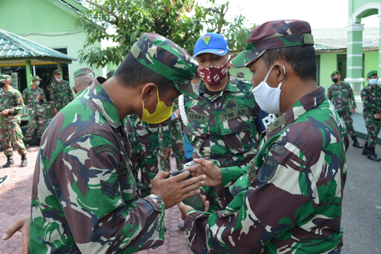 Cegah Judi Online, Dandim 0103/Aceh Utara Kumpulkan Prajurit Lalu Razia HP