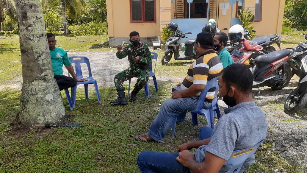 Dialog Santai Dengan Warga, Danpos Ramil Setia Ajak Warga Jaga Kerukunan