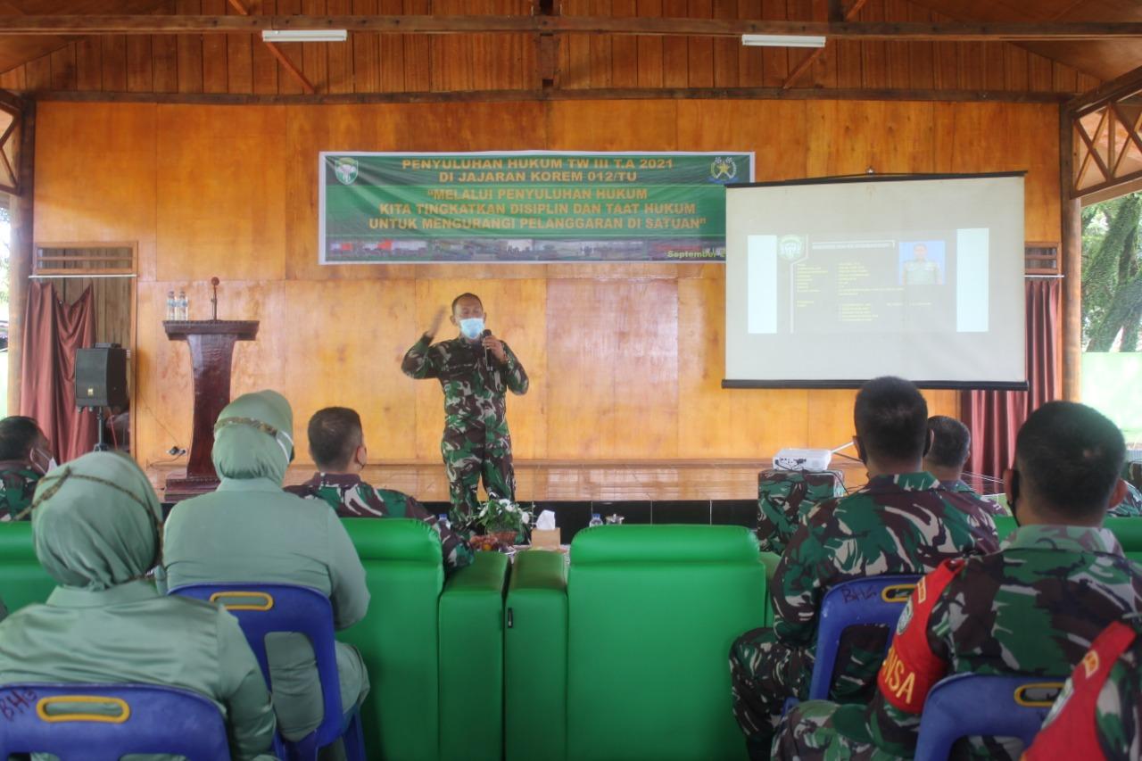 Cegah Pelanggaran, Prajurit dan Persit Kodim Aceh Jaya Terima Penyuluhan Hukum