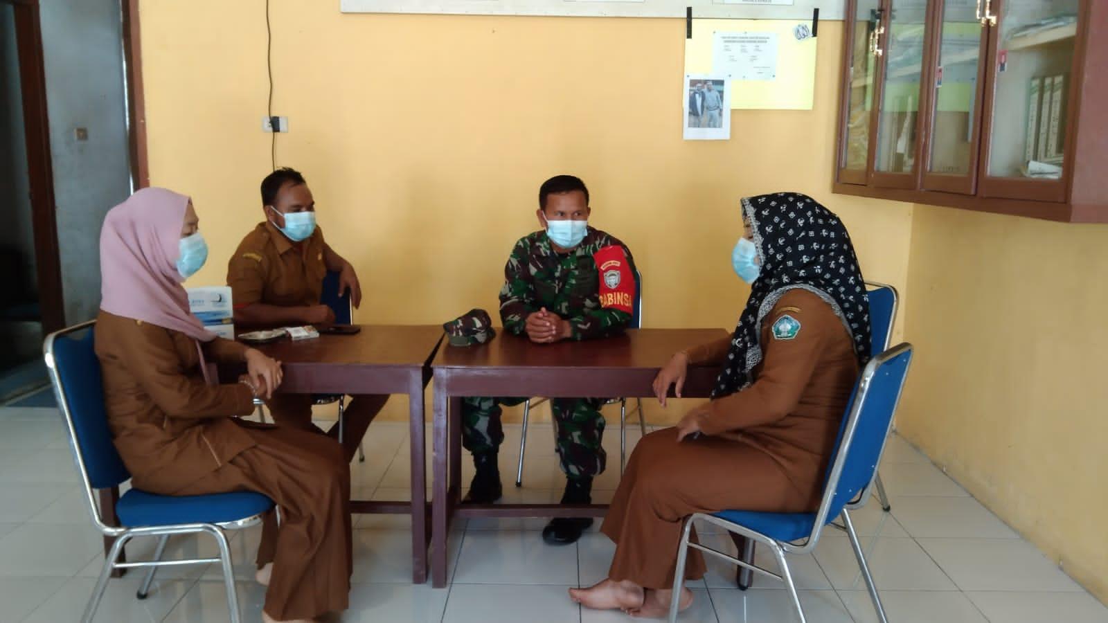 Babinsa Bakongan Silaturrahmi Dengan Perangkat Desa Binaan