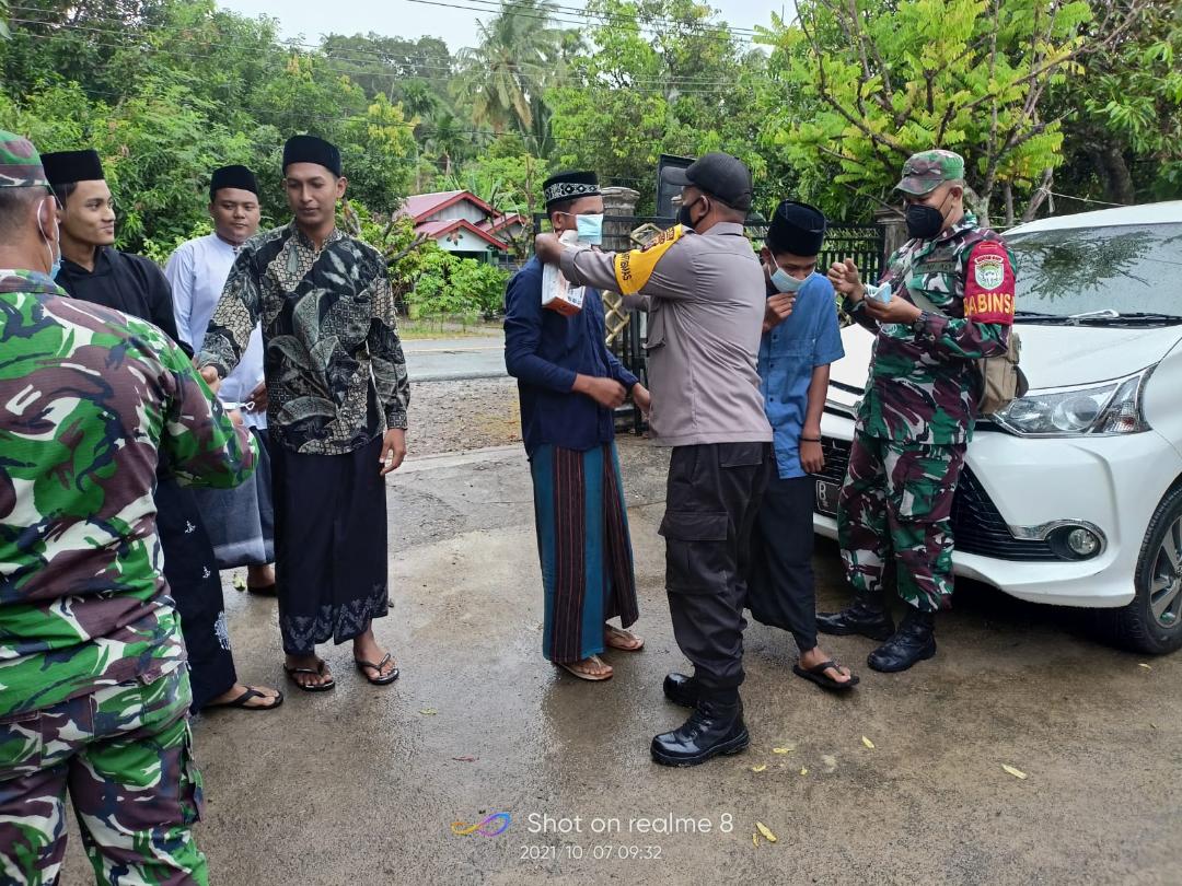 Babinsa, Bhabinkamtibmas Sawang Pantau Penerapan Protkes di Ponpes Nurul Huda