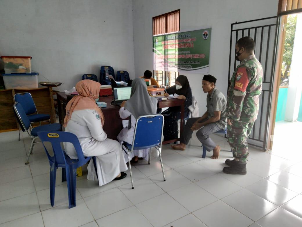 Sempat Alami Penurunan Animo, Koramil Babahrot Kontinyu Ajak Warga Suntik Vaksin