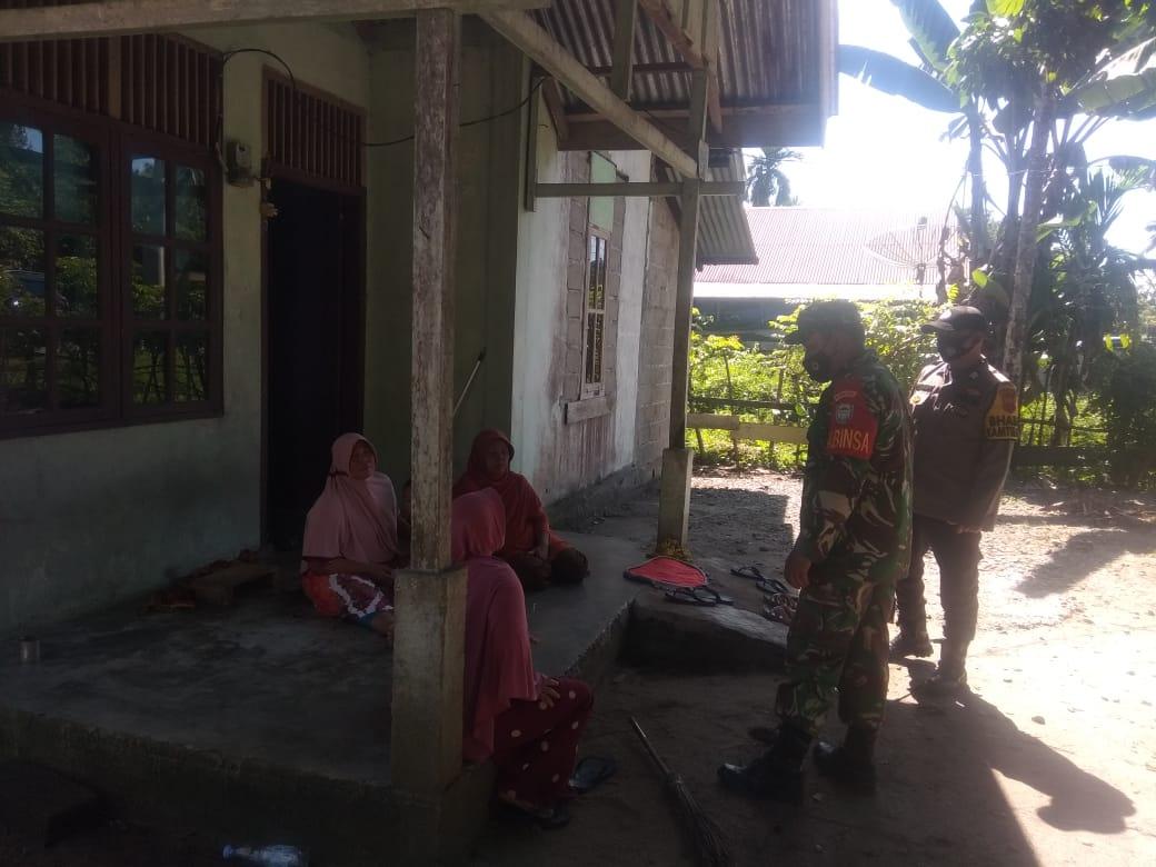 “Door to door” Babinsa Dan Bhabinkamtibmas Ajak Warga Untuk Vaksin