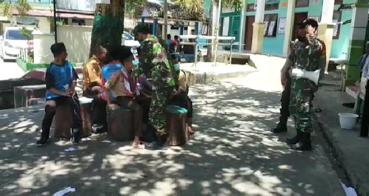 TNI Polri di Lembah Sabil Ajak Siswa SMA Terpadu Tingkatkan Prokes