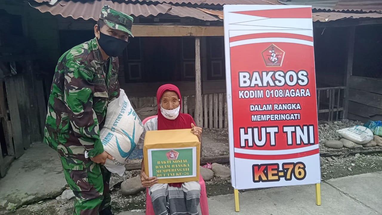 Rangkaian HUT TNI Ke-76, Kodim Agara Berbagi Sembako 