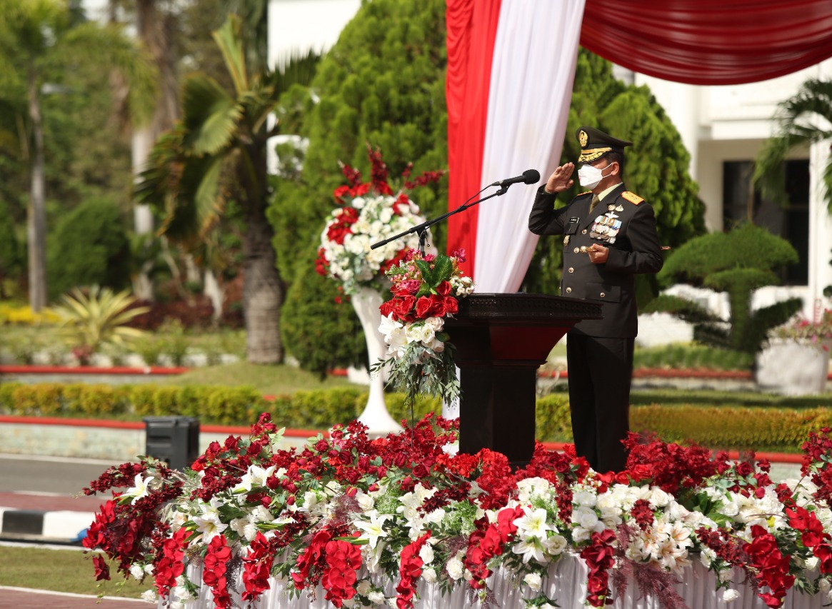 Dengan Prokes yang Ketat, Pangdam IM Pimpin Upacara Hari Pahlawan 2021 di Kantor Gubernur Aceh