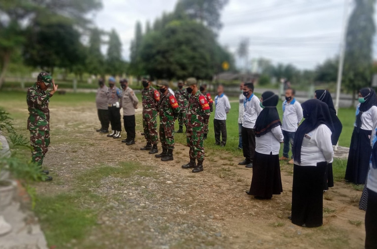 Danramil 16/Pdw Pimpin Apel Pagi dilajutkan Giat Jum’at Bersih