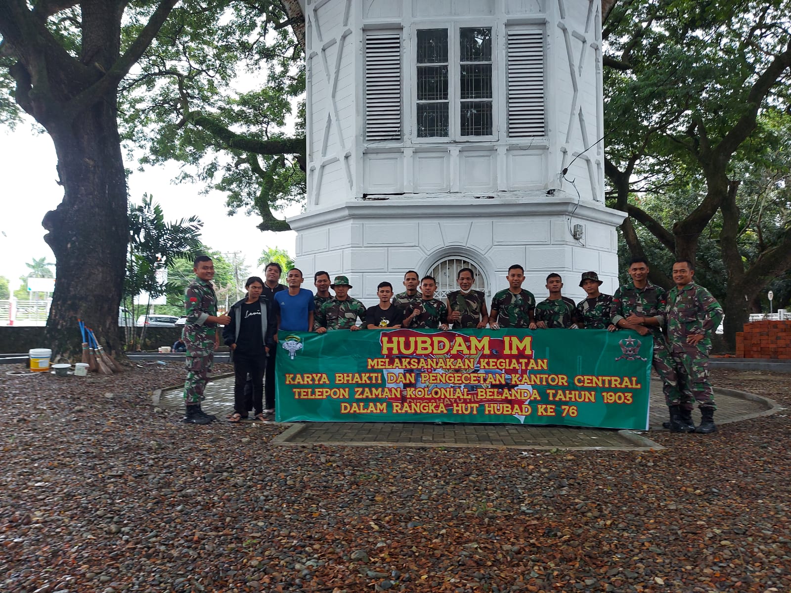 Personil Hubdam IM Bersama Dinas Pariwisata Banda Aceh Melaksanakan Karya Bhakti