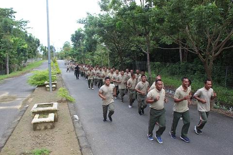 Jaga Kebugaran Tubuh Kodim 0116/Nagan Raya beserta Jajaran Laksanakan Olahraga Bersama di Makodim