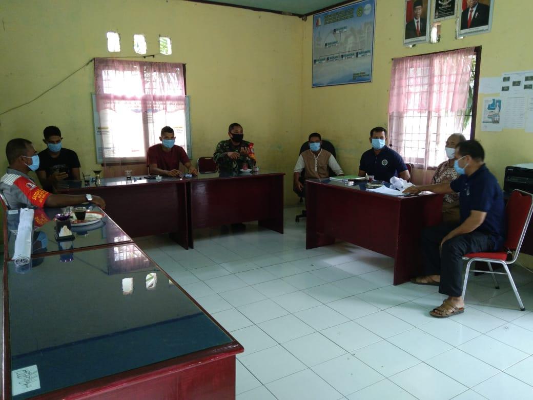 Babinsa Posramil Suka Makmue jalin komunikasi Sosial dengan aparatur desa Kuta Baro blangmuling