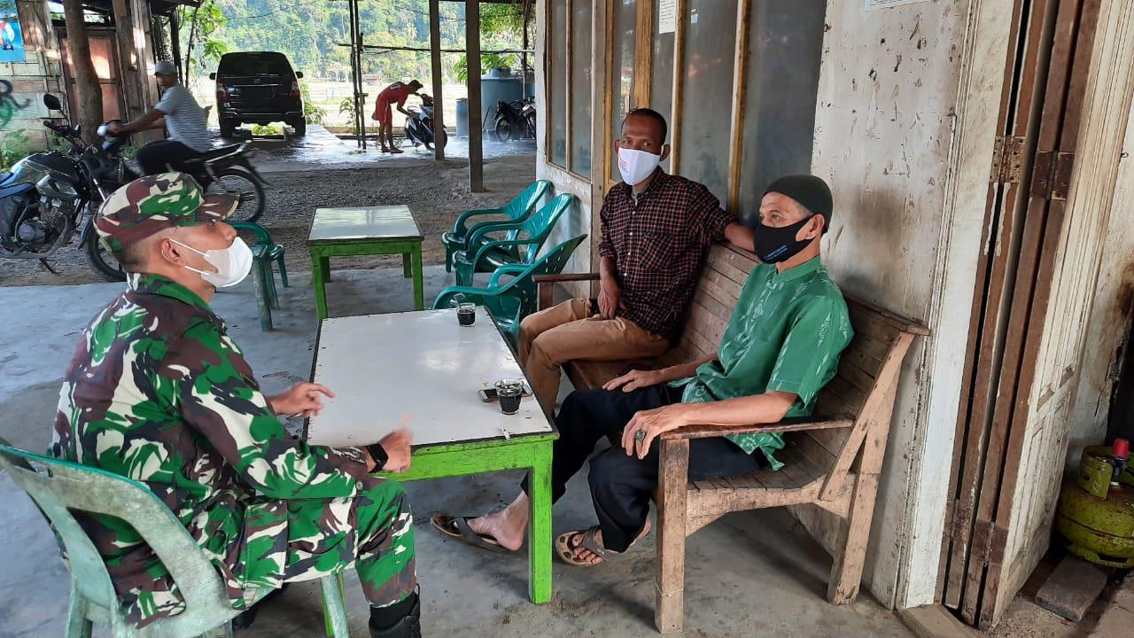 Saweu Kede Kopi Serda Yunadi Ajak Warga Untuk Vaksin